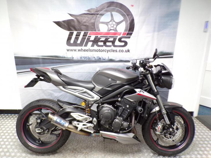 Triumph STREET TRIPLE RS