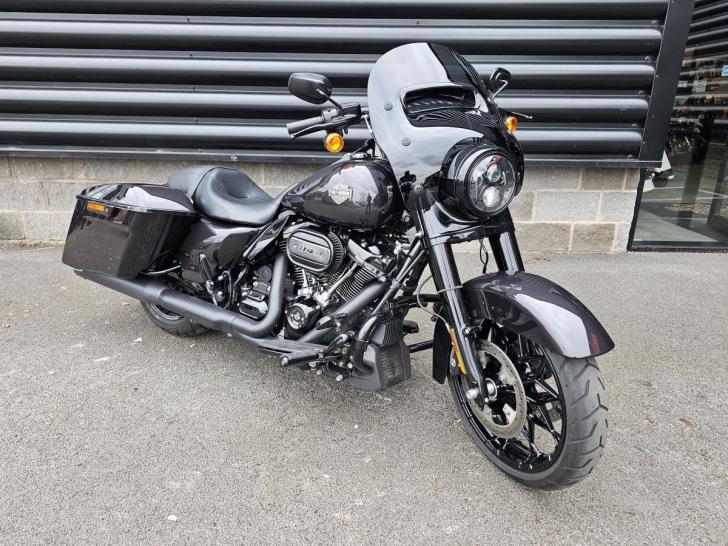 Harley-Davidson ROAD KING SPECIAL 