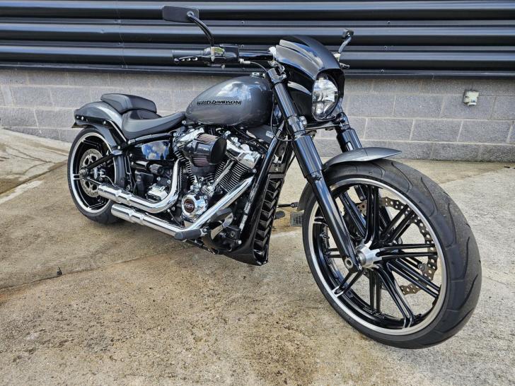 Harley-Davidson BREAKOUT 131 