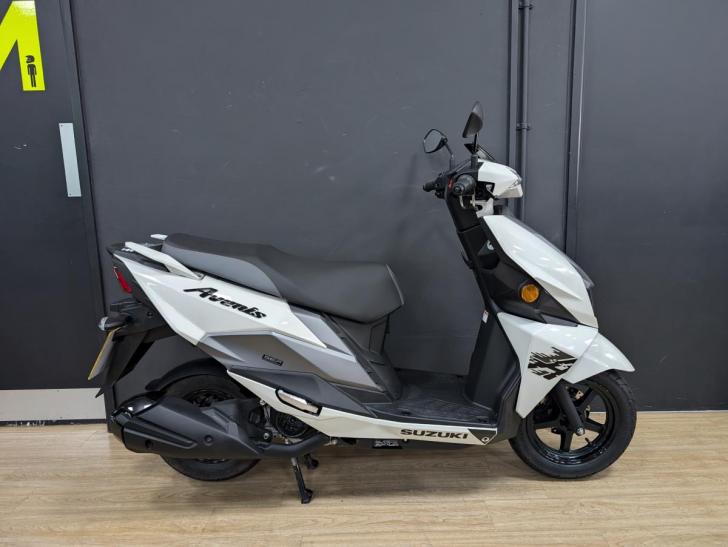 SUZUKI AVENIS 125 UN125NE M4 