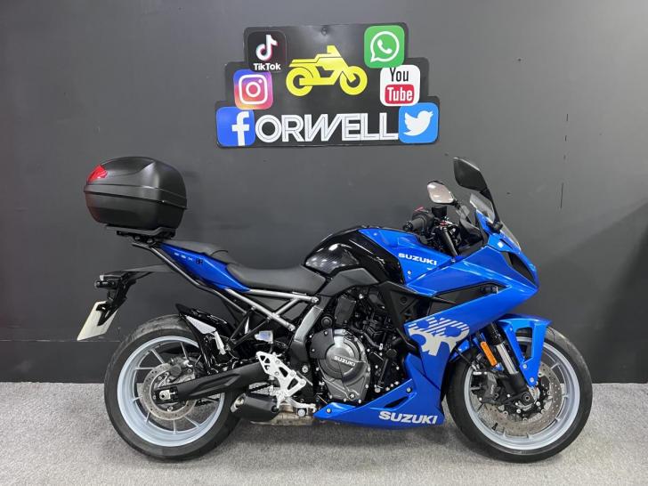 SUZUKI GSX-8R(GSX800FRQ) M4 