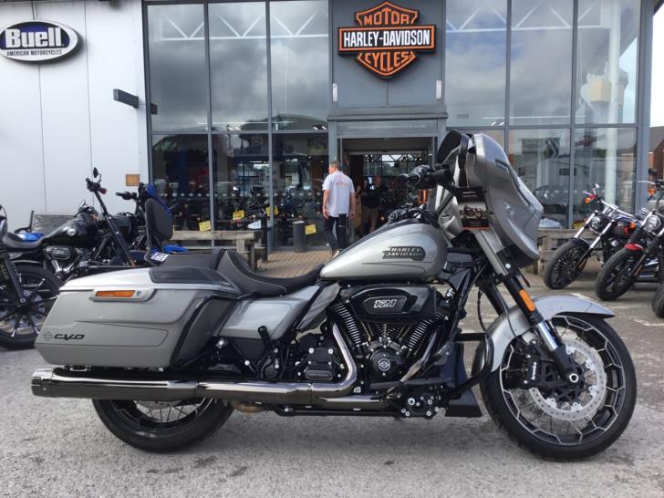 Harley-Davidson CVO™ Street Glide™