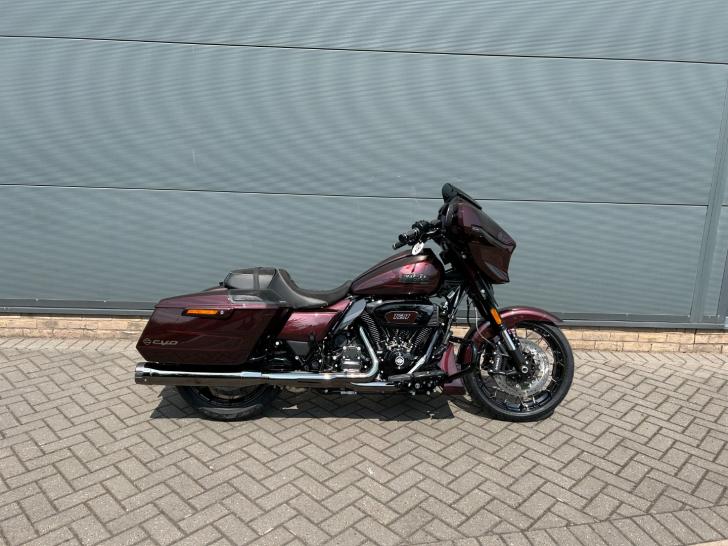 Harley-Davidson CVO FLHXSE STREET GLIDE