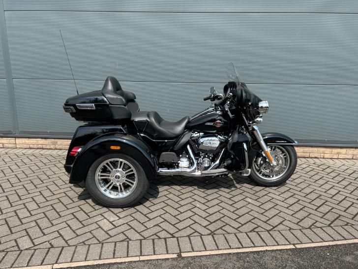 Harley-Davidson TRIKE FLHTCUTG TRI GLIDE ULTRA CLASSIC